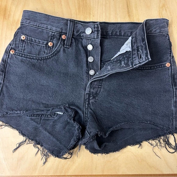 Levi’s 501 Button Fly Cut Off Shorts Black Wash 26 - Picture 3 of 7
